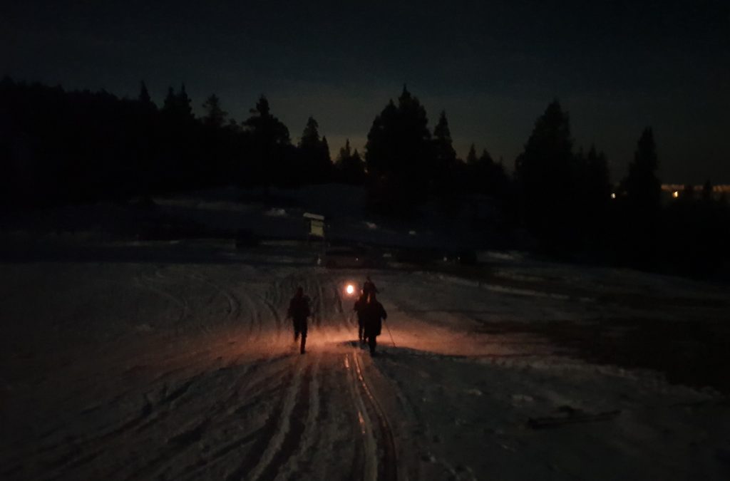 Romantični pohod z baklami na Krvavec ob polni luni –  21. marec 2019